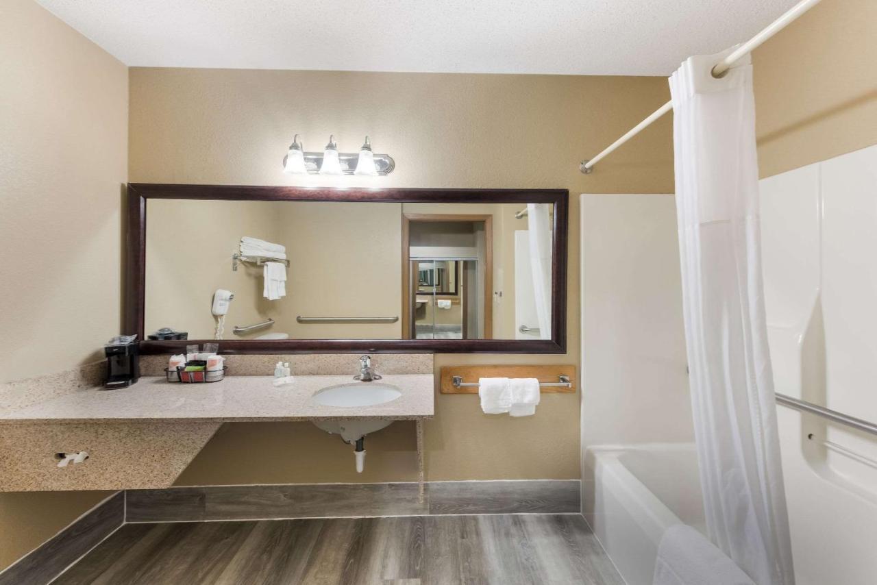Quality Inn Upper Sandusky Eksteriør billede