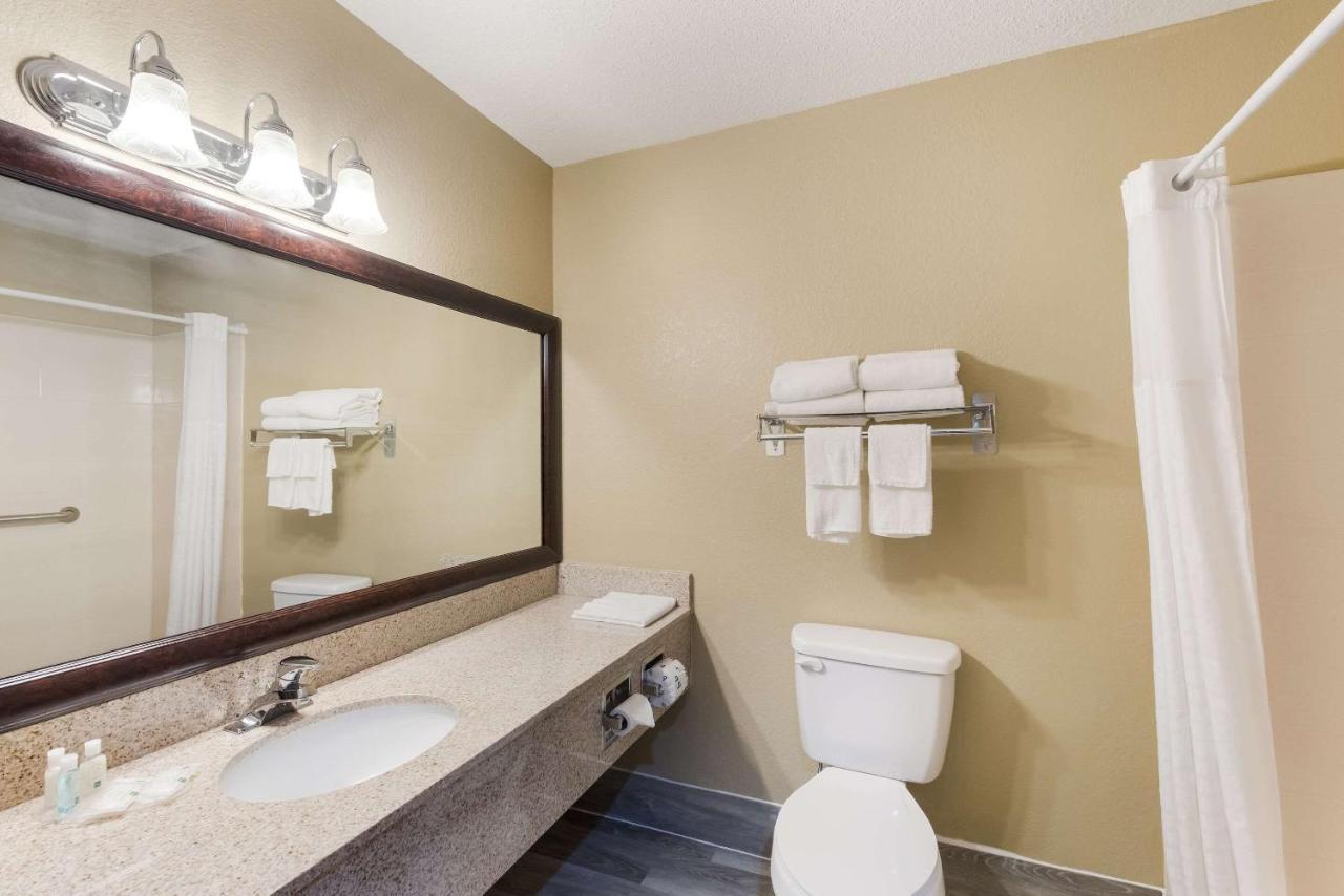 Quality Inn Upper Sandusky Eksteriør billede